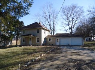 1327 Western Rd, Henry, IL 61537