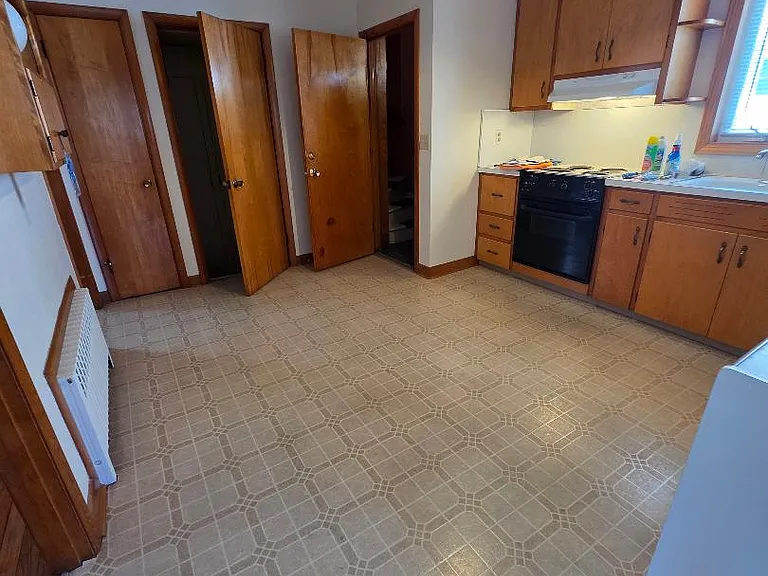 551 Anthony St #1-2 — Photo 9