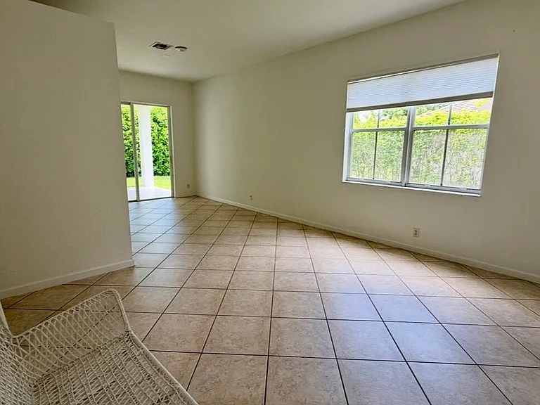 522 Live Oak Ln — Photo 6