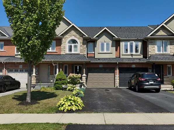 336 Pinehill Dr, Hamilton, ON L0R 1P0