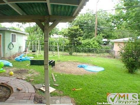 3rd image of 215 Sunnyland Dr