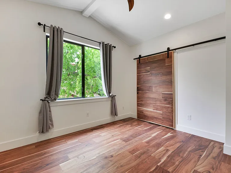 400 W Monroe St #A — Photo 22