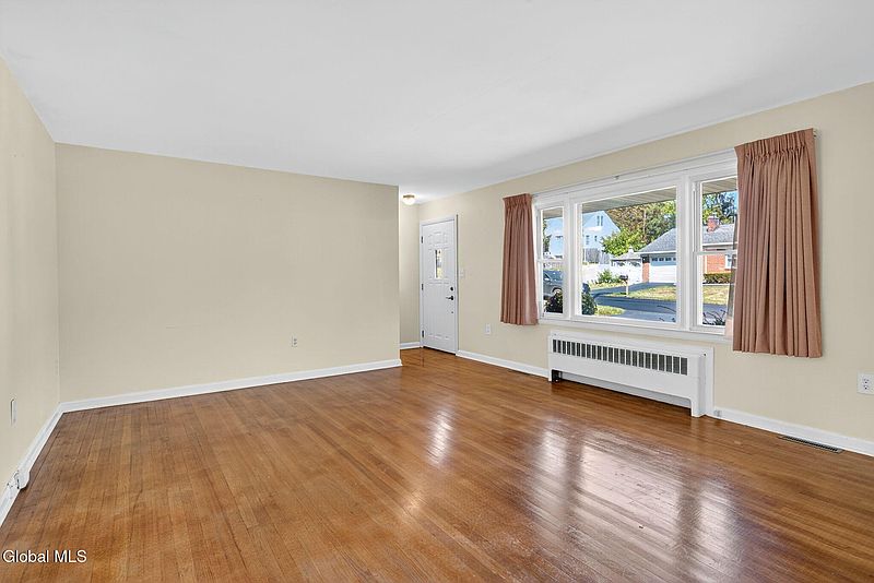 5th image of 20 Prout Avenue