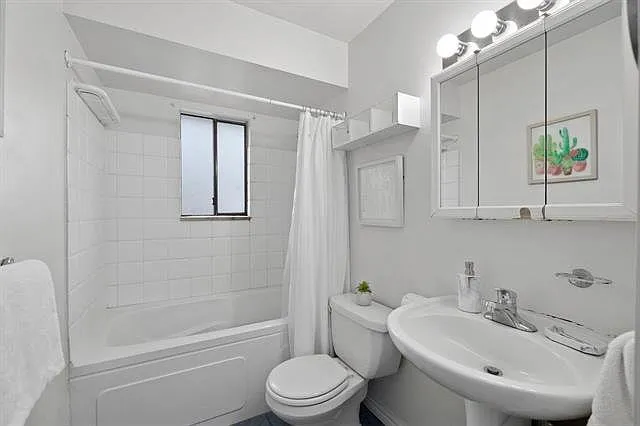 9383 212b St — Photo 12