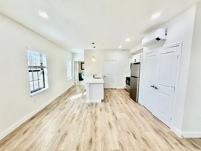 4-14 Medford St — Photo 2