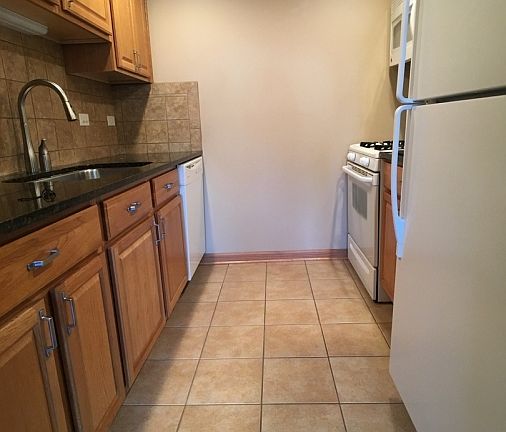 5th image of 1125 Royal Street George Dr #102