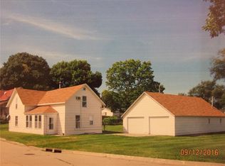 515 E Benton St, Winterset, IA 50273