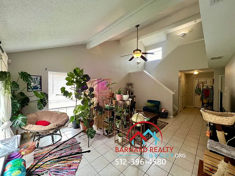 120 Crest Dr — Photo 3