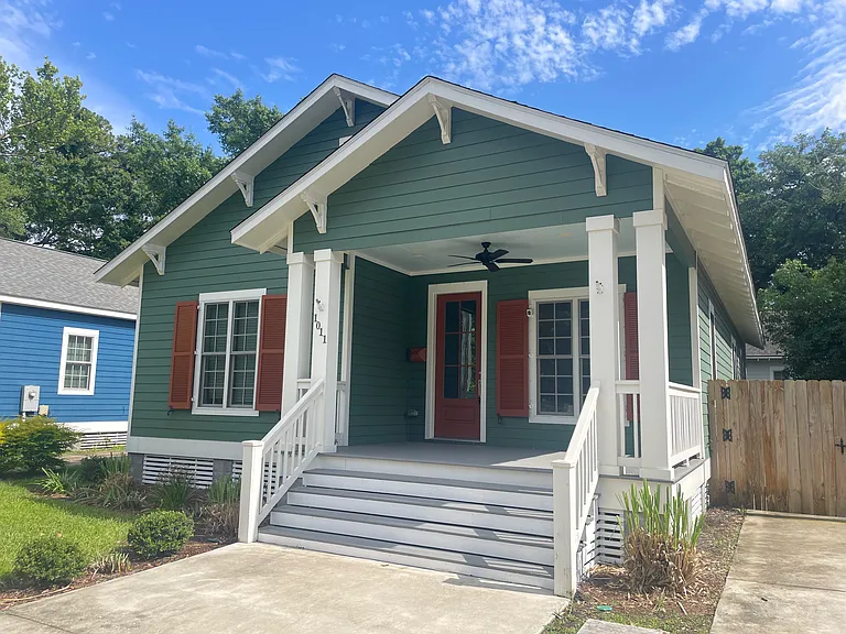 1011 Selma St — Photo 2