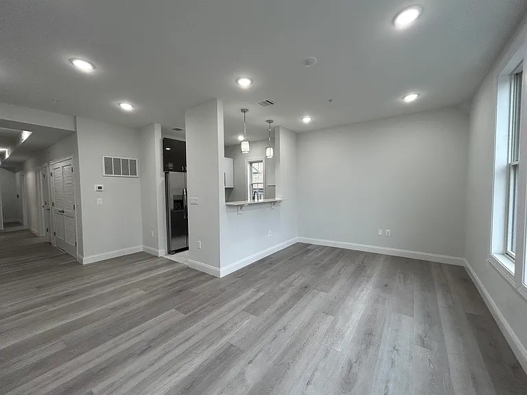 144 Bergen Ave #2A — Photo 6