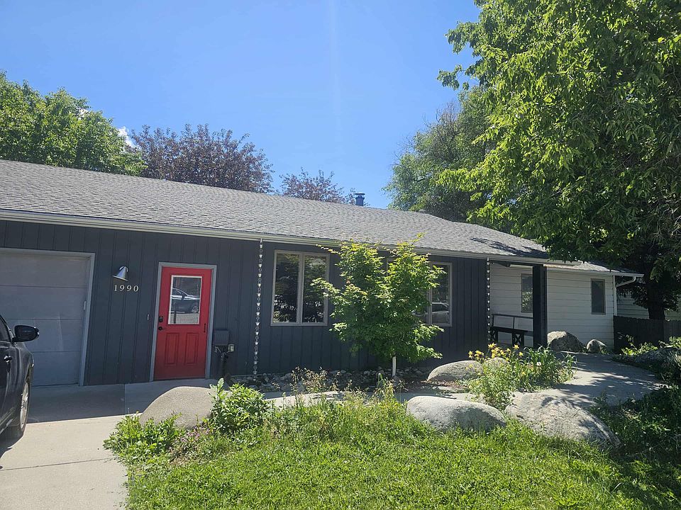 1st image of 1990 McKay Ln