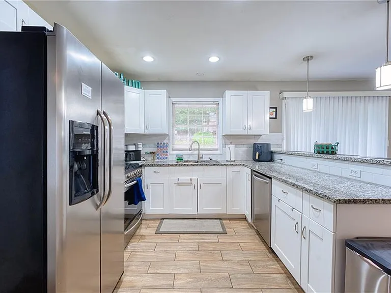 2418 Brookdale Dr NE — Photo 12