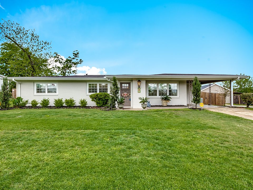 1st image of 14 Hackberry Cir