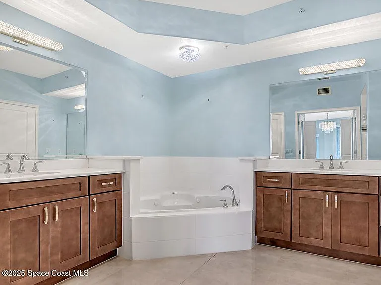 1435 S Harbor City Blvd #703 — Photo 31