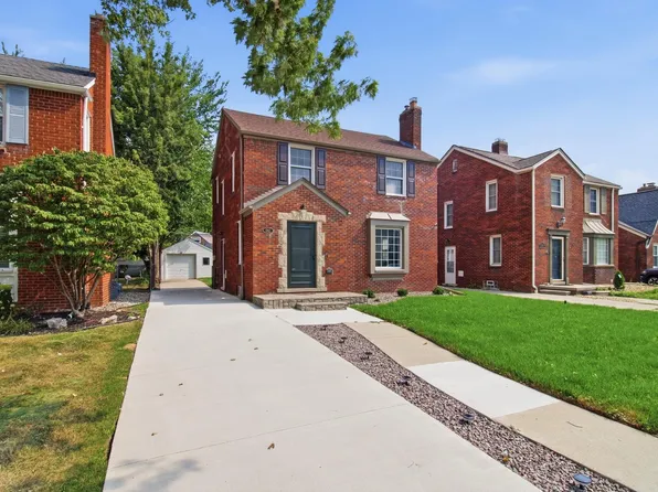 1342 Hollywood Ave, Grosse Pointe Woods, MI 48236