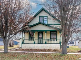 110 E 3rd St, Wilton, IA 52778