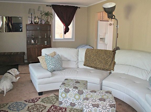 4th image of 1064 E Villa Dr