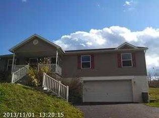 606 E Hancock St, Saint Clair, PA 17970