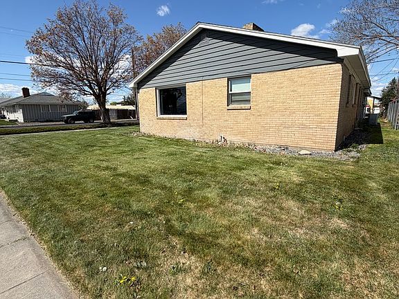 5th image of 836 E Olive Ave