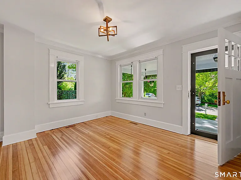 4 Highview Ave — Photo 5