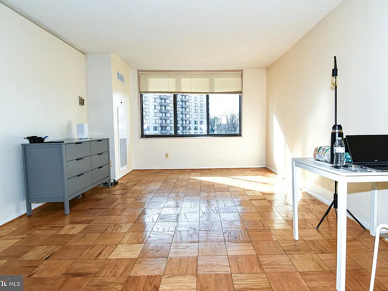 5225 Pooks Hill Rd #803N — Photo 8