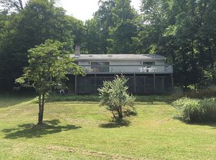 Amberwood Ln, Great cacapon, WV 25422