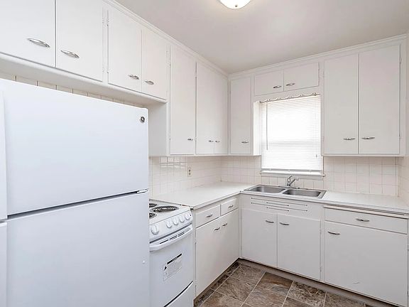 4th image of 1230 Rose St APT 3