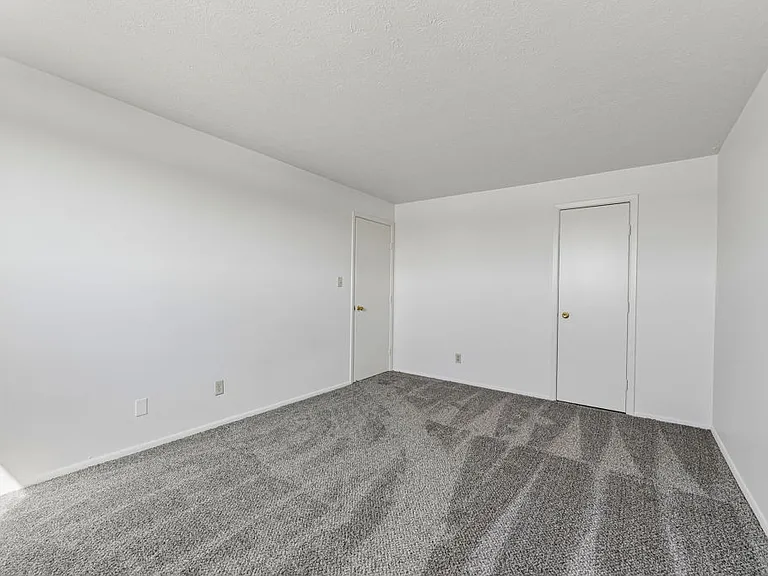Bishop Park Apartments — Photo 32