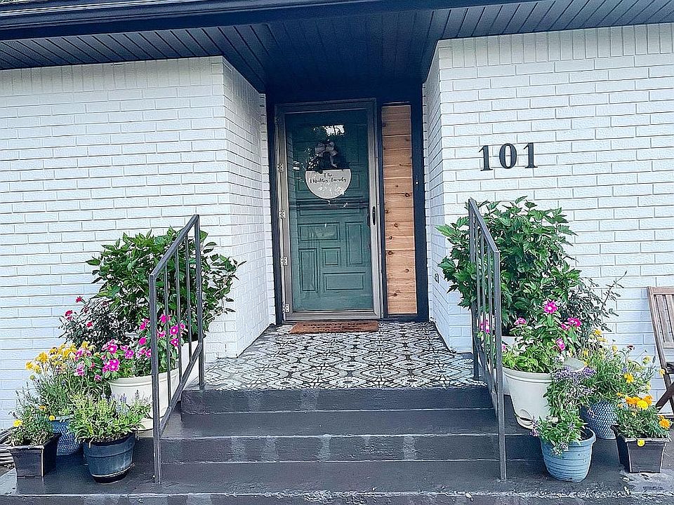 1st image of 101 E Logan St