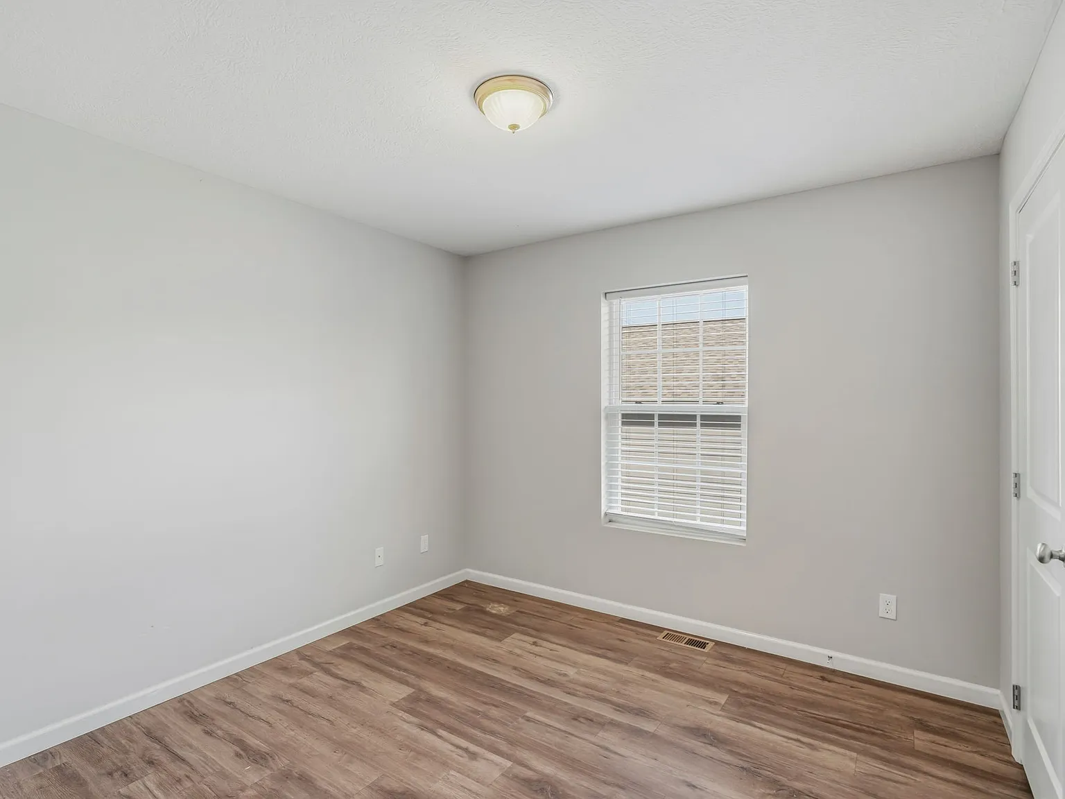 (ACH) 2100 Paris Road - 0 — Photo 3