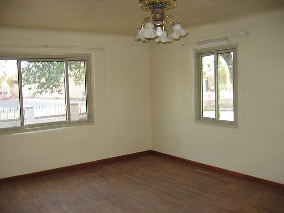 3rd image of 568 Coronado
