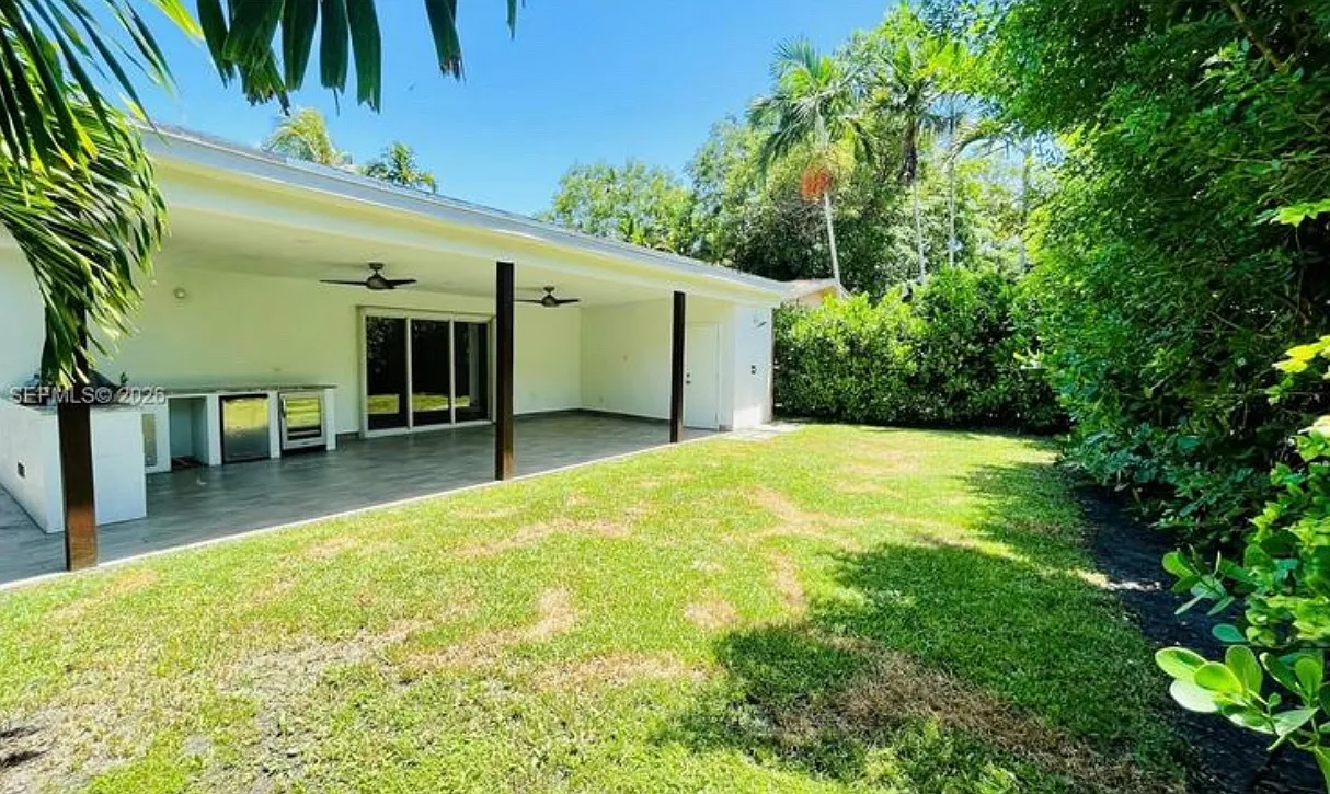 4 bed, 2700 sqft, $7,300 — Photo 3