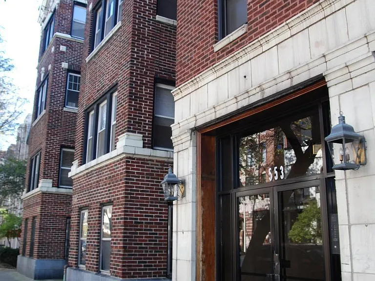 553 West Oakdale Avenue — Photo 16