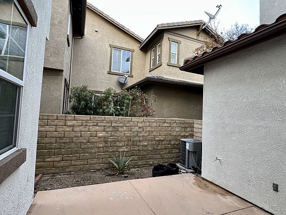 5th image of 27473 Coldwater Dr