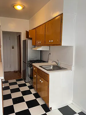 Rented by Georgine Podhorsky, LREB | media 16