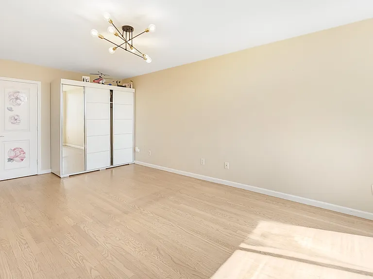 200 Winston Dr #2019 — Photo 27