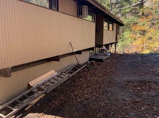 1107 Marsh Family Rd, Hartford, VT 05047