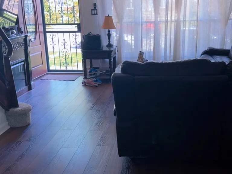 1026 Loney St — Photo 3