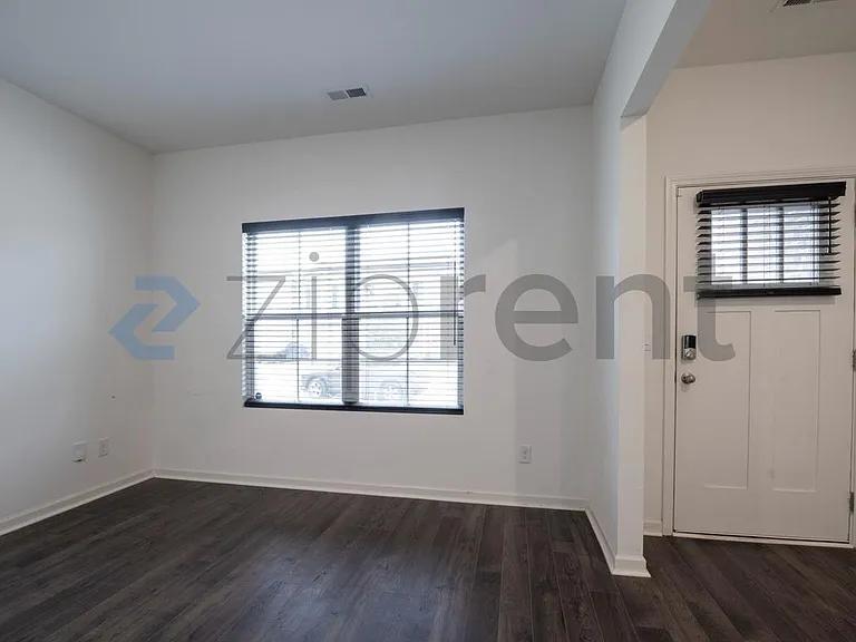 22693 Joselyn Green Dr — Photo 4