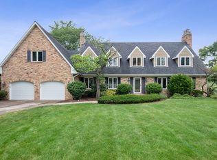 43 Devonshire Dr, Oak Brook, IL
