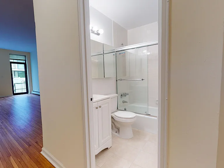 365 W 52nd St #1B — Photo 13