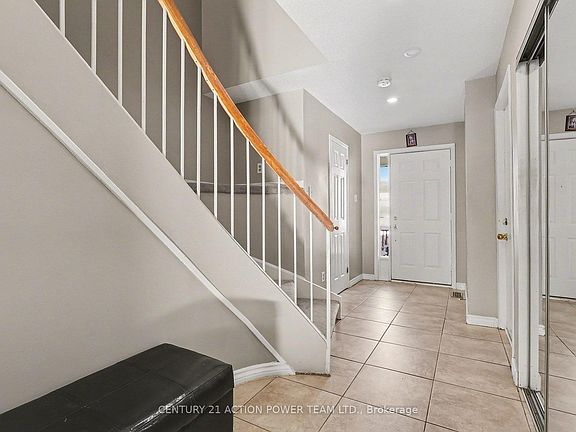 5th image of 82 Burlington Cres