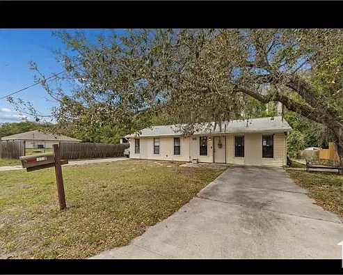 9917 Lake Dr — Photo 2