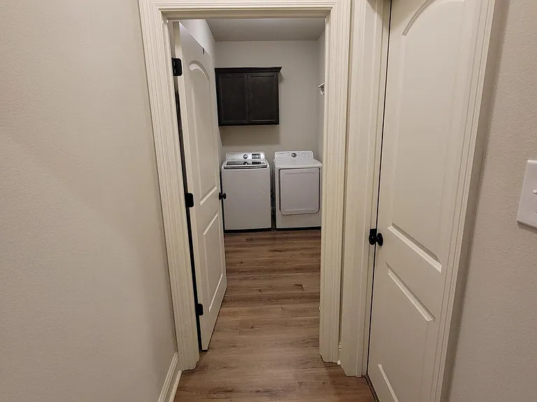 10165 Patrick Dr — Photo 44