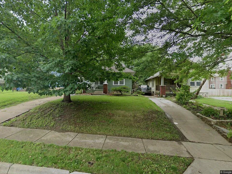 2 bed, 1022 sqft, $1,600 — Photo 1