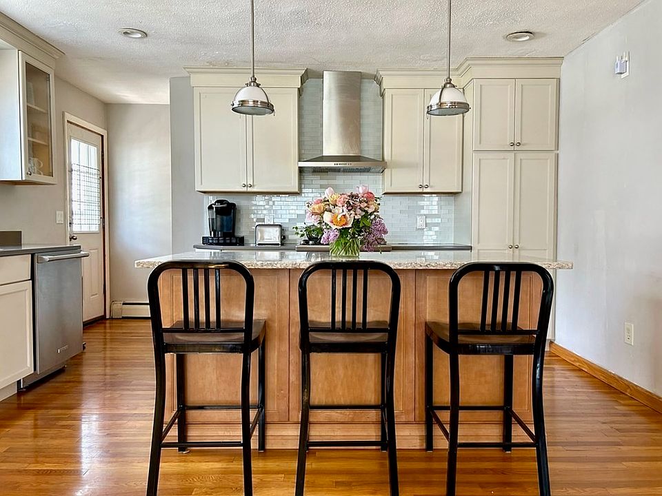 1st image of 259 Campbell Ave
