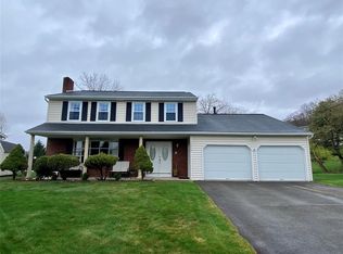 1002 Sarah Ln, Endicott, NY 13760
