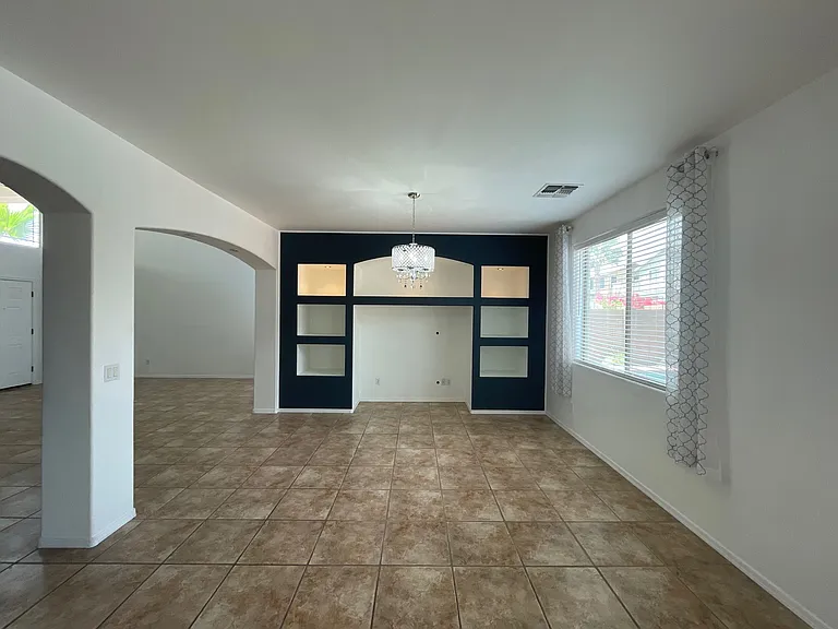14984 W Desert Hills Dr — Photo 10
