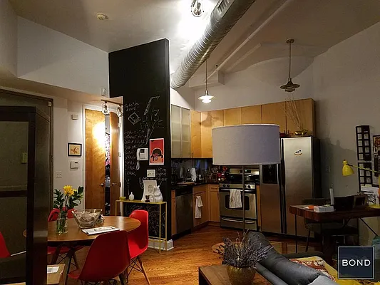 Rented by Bond New York | media 3