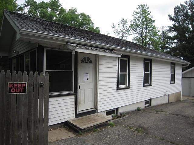 1st image of W5162 Memorial Dr